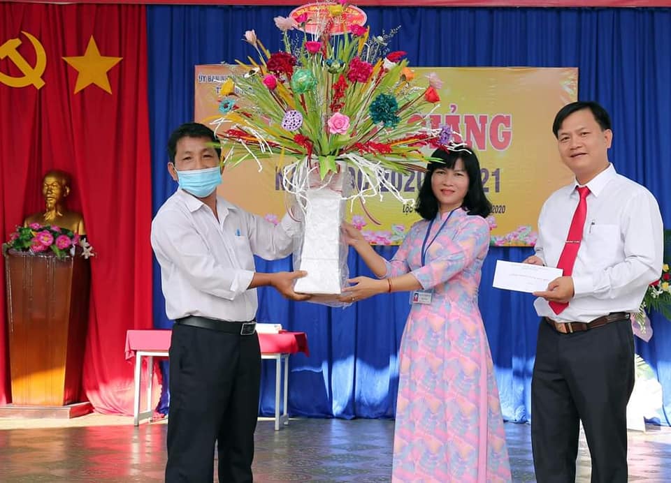 Khai giảng năm học mới 2021 ảnh 1