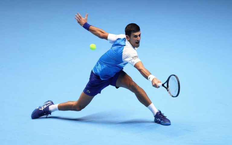 Djokovic có được Úc miễn tiêm vaccine khi ngày khai mạc giải cận kề