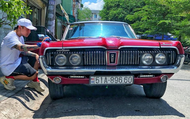 Rapper Việt tậu siêu xe cổ ‘tiền tỷ’ Mercury Cougar 1968