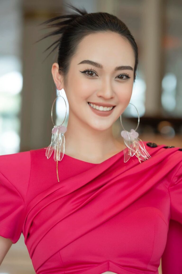 Cô gái Điện Biên diện váy thổ cẩm thi hoa hậu: Nổi bật giữa “rừng” nhan sắc vì dáng xinh